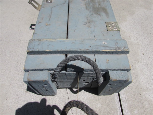 VINTAGE WOODEN AMMO CRATE/BOX WITH ASSORTED ROCKS
