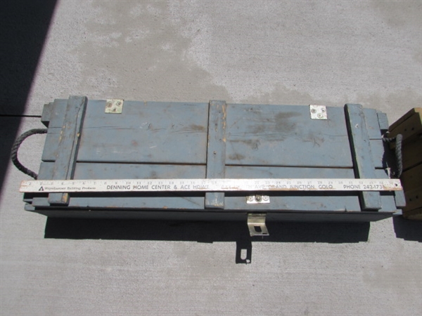 VINTAGE WOODEN AMMO CRATE/BOX WITH ASSORTED ROCKS