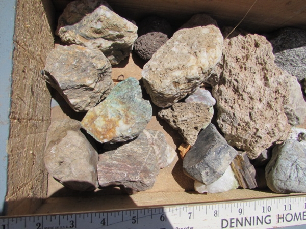 VINTAGE WOODEN AMMO CRATE/BOX WITH ASSORTED ROCKS