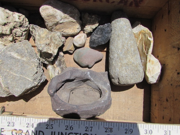 VINTAGE WOODEN AMMO CRATE/BOX WITH ASSORTED ROCKS