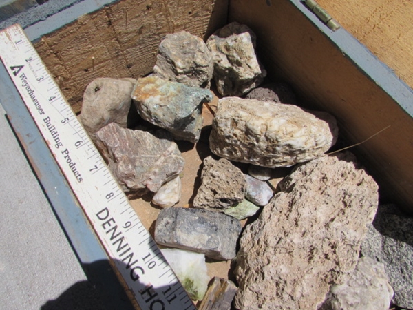 VINTAGE WOODEN AMMO CRATE/BOX WITH ASSORTED ROCKS