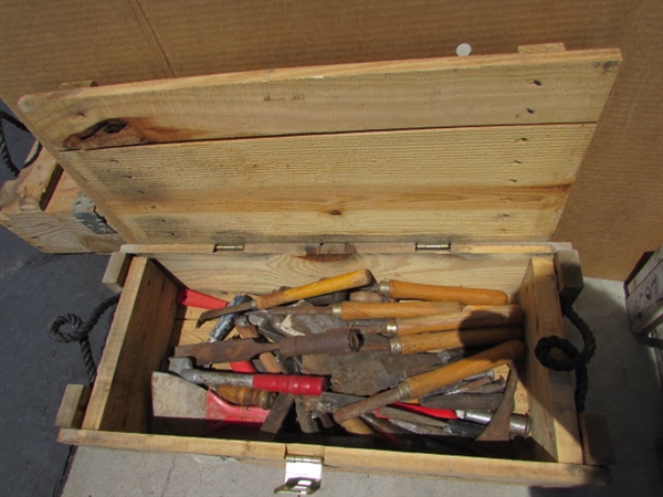 VINTAGE WOODEN AMMO CRATE/BOX WITH SCRAPERS, CHISELS & MORE