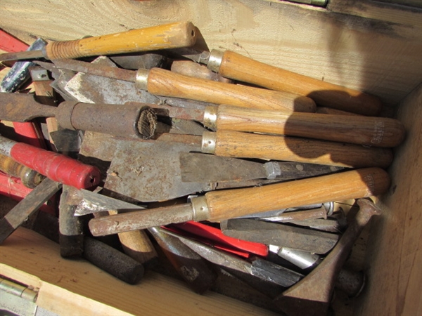 VINTAGE WOODEN AMMO CRATE/BOX WITH SCRAPERS, CHISELS & MORE