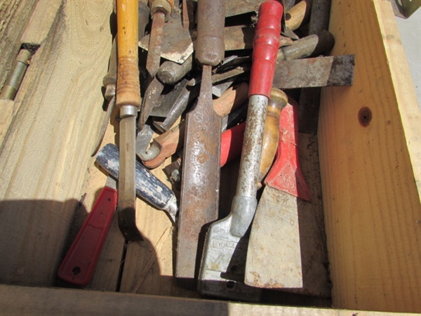 VINTAGE WOODEN AMMO CRATE/BOX WITH SCRAPERS, CHISELS & MORE