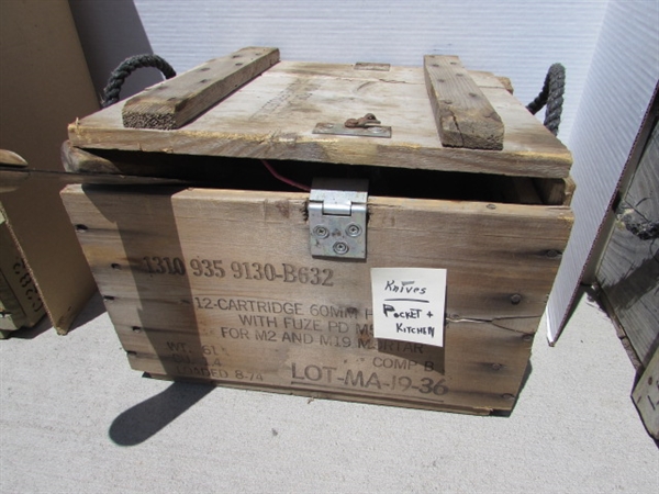 VINTAGE WOODEN AMMO CRATE/BOX WITH ASSORTED KNIVES & MACHETE