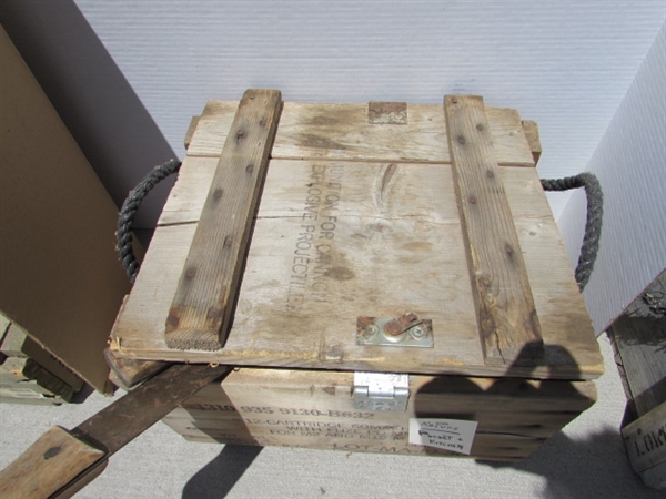 VINTAGE WOODEN AMMO CRATE/BOX WITH ASSORTED KNIVES & MACHETE