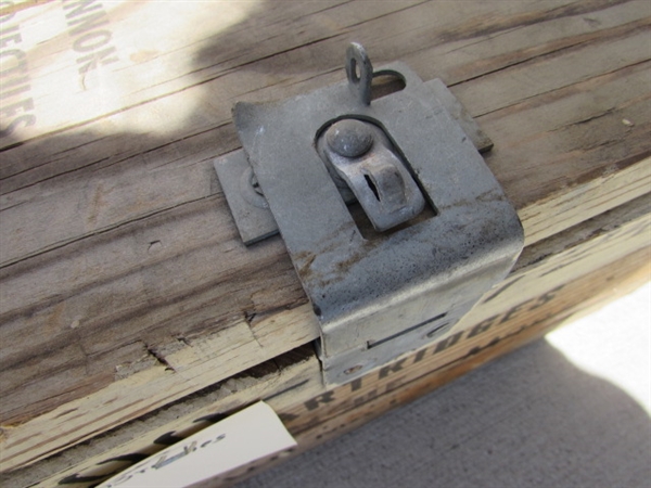 VINTAGE WOODEN AMMO CRATE/BOX WITH PAINTBRUSHES
