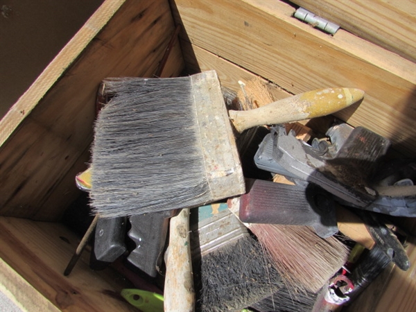 VINTAGE WOODEN AMMO CRATE/BOX WITH PAINTBRUSHES
