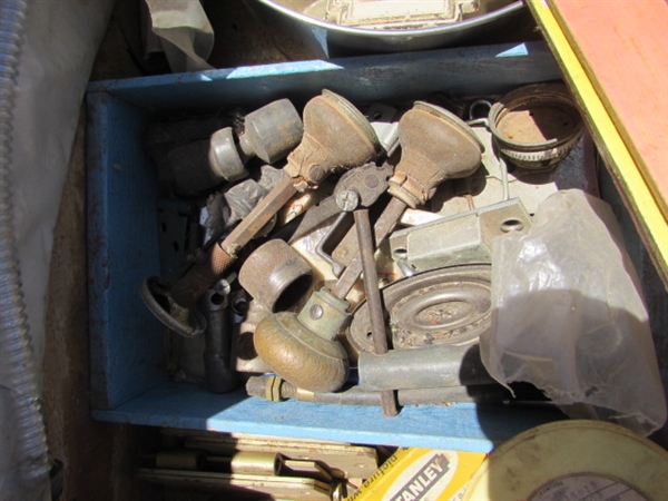 VINTAGE WOODEN AMMO CRATE/BOX WITH MISC ITEMS