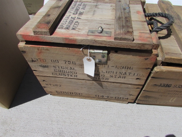 VINTAGE WOODEN AMMO CRATE/BOX WITH ASST CHAIN