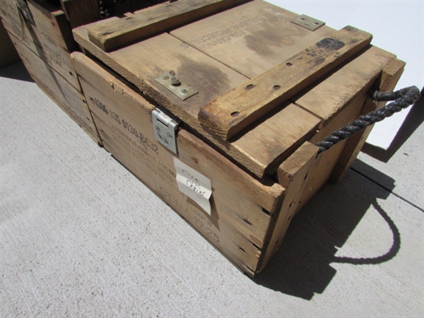 VINTAGE WOODEN AMMO CRATE/BOX WITH ASST CHAIN
