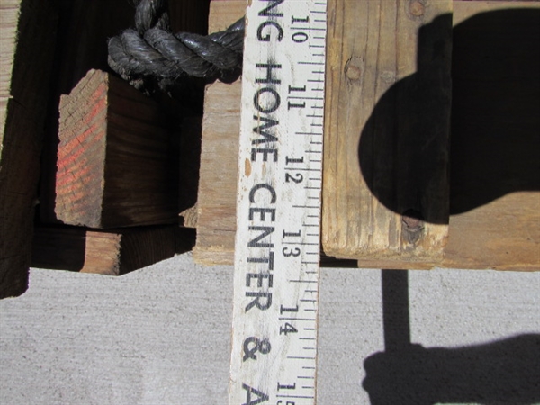 VINTAGE WOODEN AMMO CRATE/BOX WITH ASST CHAIN
