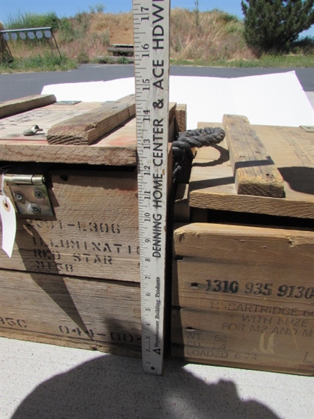 VINTAGE WOODEN AMMO CRATE/BOX WITH ASST CHAIN