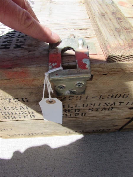 VINTAGE WOODEN AMMO CRATE/BOX WITH ASST CHAIN