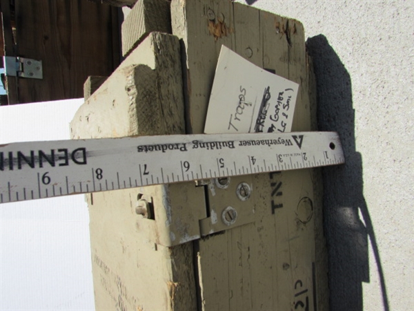 VINTAGE WOODEN AMMO CRATE/BOX WITH TRAPS