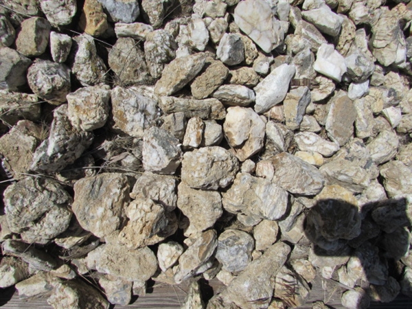 PALLET OF FIST SIZE WHITE QUARTZ ROCK