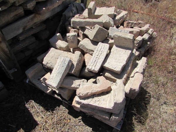 SEVERAL PALLETS OF BRICK/STONE LOOK SIDING