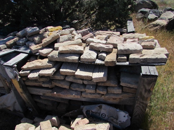 SEVERAL PALLETS OF BRICK/STONE LOOK SIDING