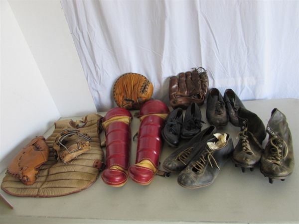VINTAGE UMPIRE SAFETY GEAR & CLEATS