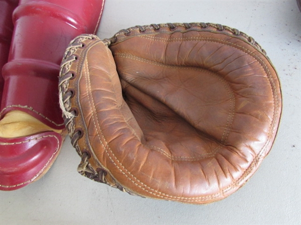 VINTAGE UMPIRE SAFETY GEAR & CLEATS