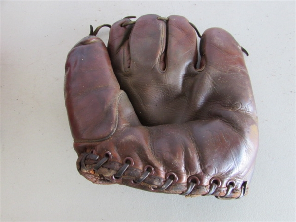 VINTAGE UMPIRE SAFETY GEAR & CLEATS