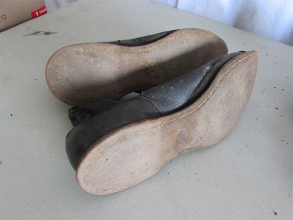 VINTAGE/ANTIQUE BOXING BAGS & GEAR