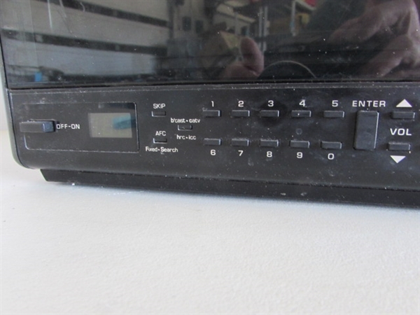 VINTAGE ZENITH AC/DC 9 TV