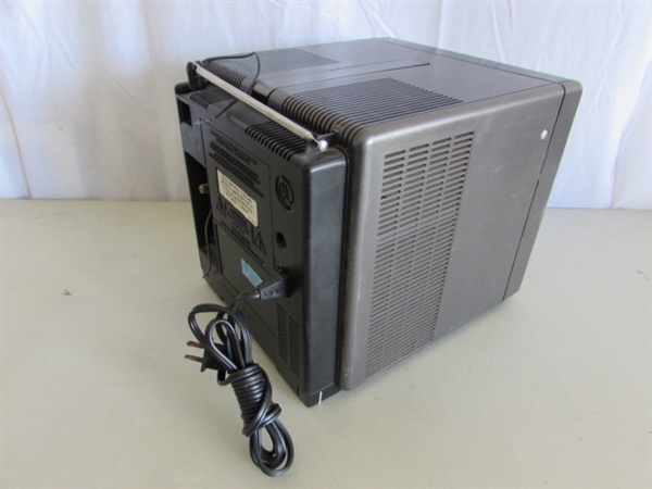 VINTAGE ZENITH AC/DC 9 TV