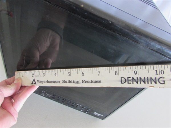 VINTAGE ZENITH AC/DC 9 TV