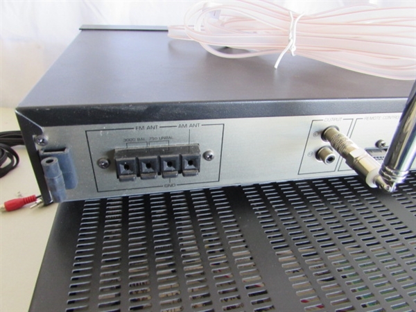YAMAHA AM/FM STEREO TUNER & AMPLIFIER