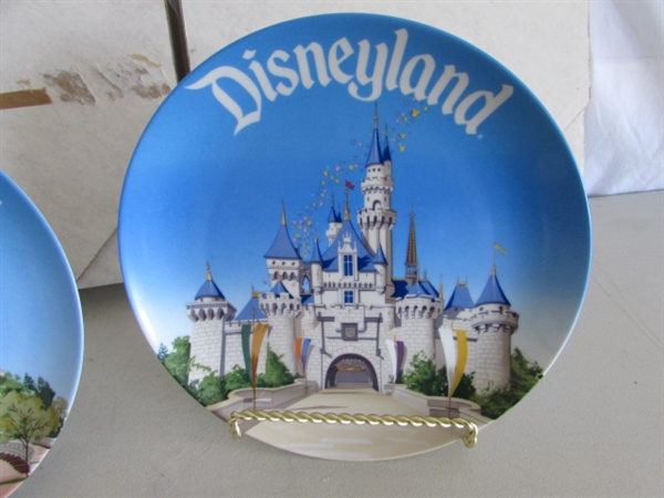 DISNEYLAND & DISNEY WORLD COLLECTOR PLATES