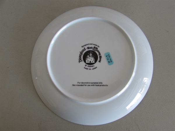 DISNEYLAND & DISNEY WORLD COLLECTOR PLATES