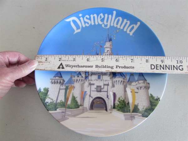 DISNEYLAND & DISNEY WORLD COLLECTOR PLATES