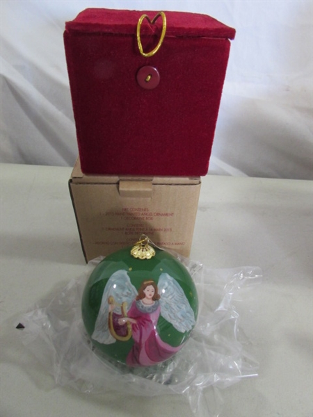 CHRISTMAS LIGHTHOUSE DECOR & MORE