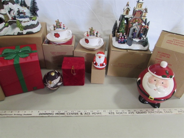 AVON ANIMATED CHRISTMAS DECOR, COOKIE JAR & TIMER