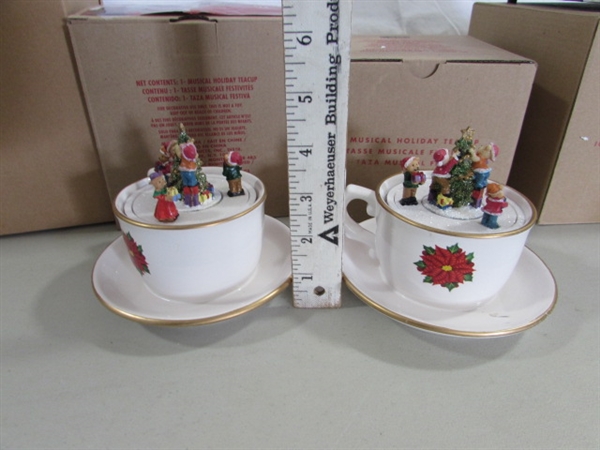 AVON ANIMATED CHRISTMAS DECOR, COOKIE JAR & TIMER