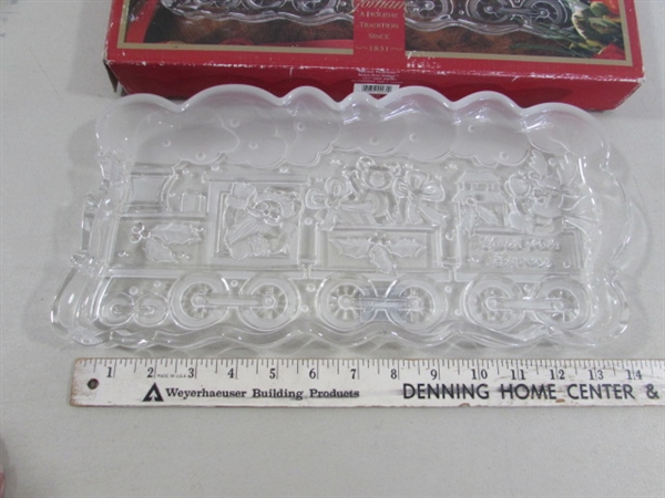 TRAIN CHRISTMAS ORNAMENTS & DECOR