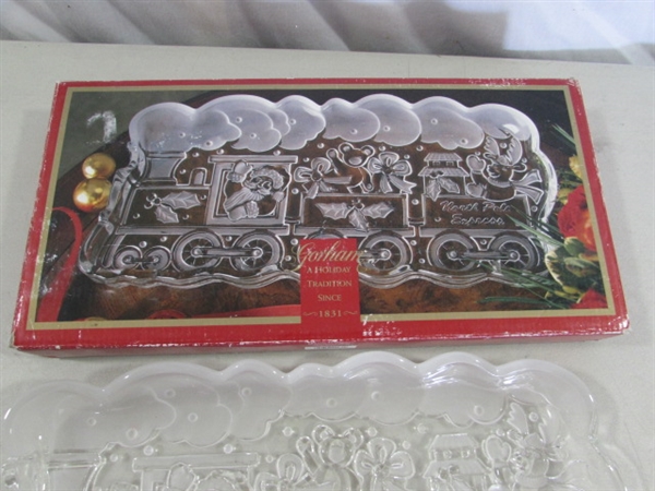 TRAIN CHRISTMAS ORNAMENTS & DECOR