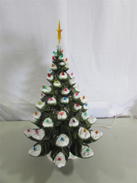 24 VINTAGE 2-PC CERAMIC CHRISTMAS TREE