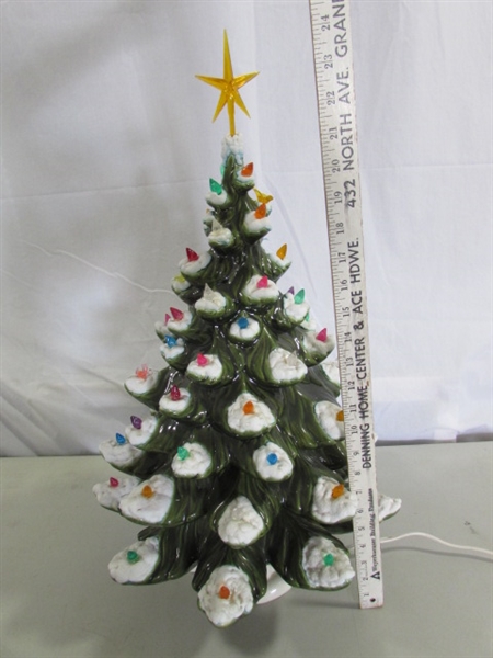 24 VINTAGE 2-PC CERAMIC CHRISTMAS TREE