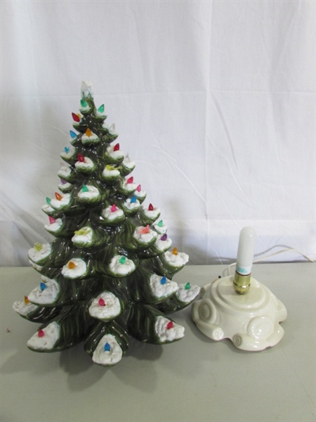 24 VINTAGE 2-PC CERAMIC CHRISTMAS TREE