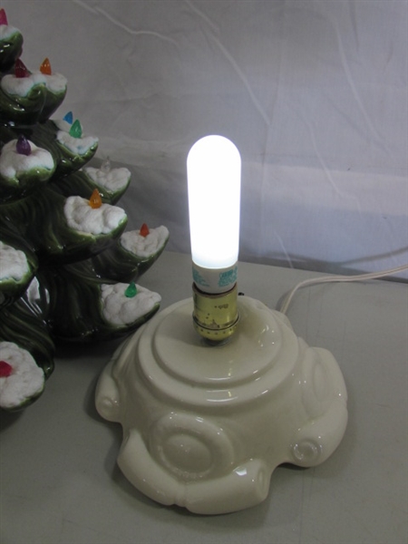 24 VINTAGE 2-PC CERAMIC CHRISTMAS TREE