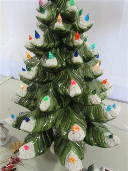 24 VINTAGE 3-PC CERAMIC CHRISTMAS TREE & VOTIVE HOLDER