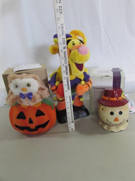 SCENTSY SCARECROW WAX MELTER, AVON HALLOWEEN DECOR