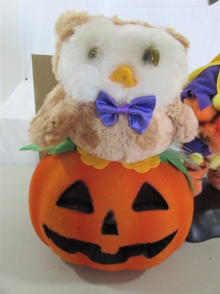 SCENTSY SCARECROW WAX MELTER, AVON HALLOWEEN DECOR