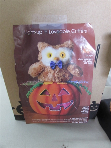 SCENTSY SCARECROW WAX MELTER, AVON HALLOWEEN DECOR