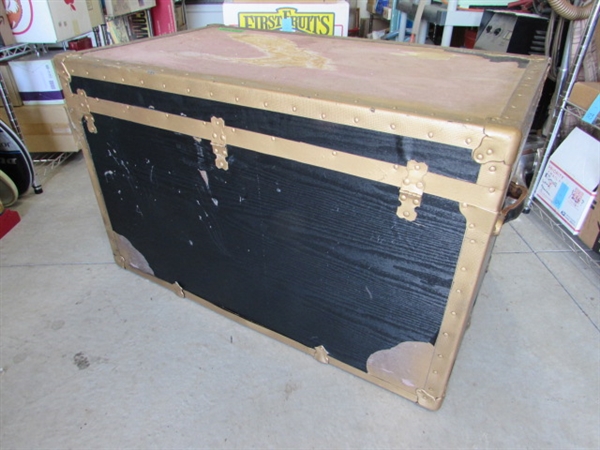 STORAGE TRUNK