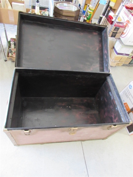 STORAGE TRUNK