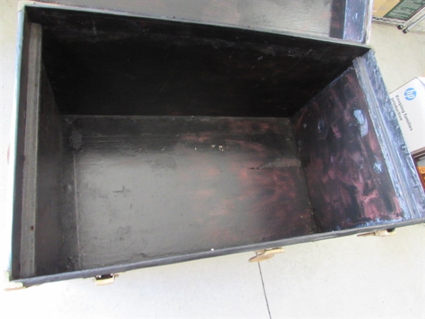 STORAGE TRUNK