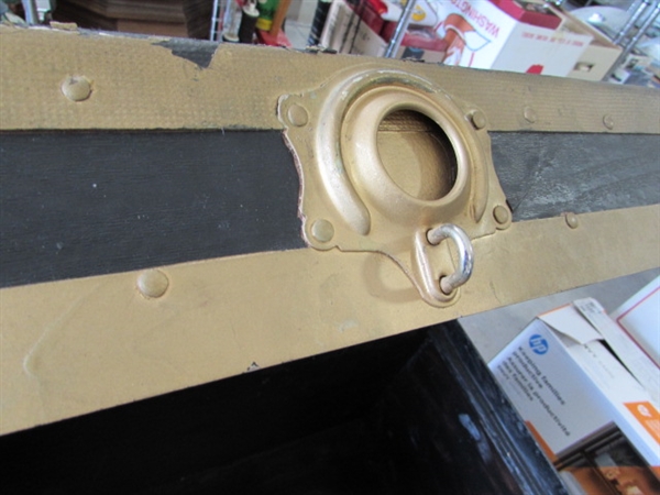 STORAGE TRUNK